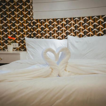 Fortune Sapphire Hotell Pattaya Exteriör bild
