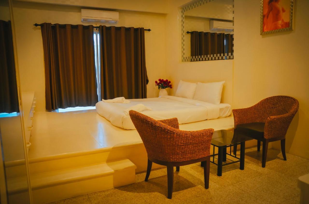Fortune Sapphire Hotell Pattaya Exteriör bild